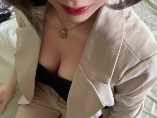 跟穿性感套裝的秘書出差做愛