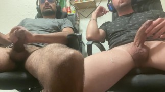 2friends 2 big cocks cumming