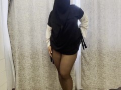 Moroccan stepsister in pantyhose without panties