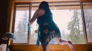 Desperate Step Mom tries to catch her Step Son’s Attention by cleaning half naked.