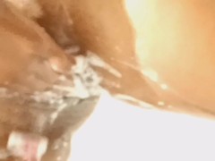 Laver le sperme de ma chatte après m'être fait crémer 💦