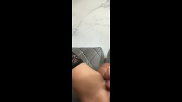 Spragniona sekretarka udaje niedostępna