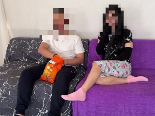 میخوام تلویزیون ببینم کنترل رو بده بهم....(سکس داستانی فارسی)