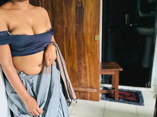 ලොකු සර්ට දෙන ටීචර් කෙනෙක් ඉන්නවා මයි Sri Lankan Teacher her Virgin Hardcore Fuck in Class room sexx