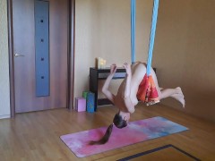 Nude yoga with a hammok - Screenshot 15 of 16 - Long Hair