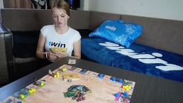 Я дала трахнуть себя,чтоб не проиграть в монополию