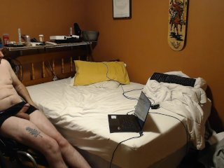 Paraplegic guy shows off body -vvulfie