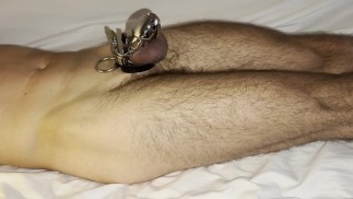 Фантомный рывок испортил раба-сперму, подрочив чудовищный член