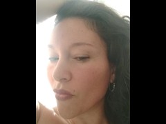 Veterana en busca de colágeno - Screenshot 3 of 16 - Latina Milf