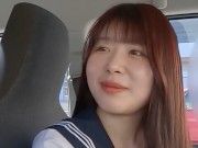女子アナ志望かすみちゃん①セーラー服着せて車内でペロペロフェラと乳首舐め手コキ、運転中もペロペロしこしこ！ - Watch Free on FAPX