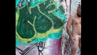 Сеанс мастурбации на публике 👀👀