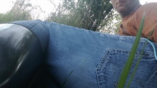 i fart a huge number of times in rubber boots