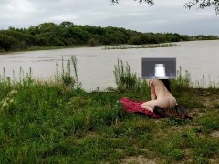 Русская жена села на дилдо! Потом это заметил местный рыбак - Screenshot 5 of 16 - Nude Beach