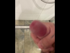 Необрезанный член.Парень дрочит в ванной и кончает - Screenshot 5 of 16 - Big Cock