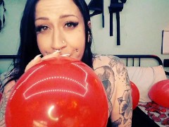 Inflating Balloons - Screenshot 1 of 16 - Balloon Fetish