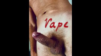 Похотливый DILF жарким летом с твердым членом мастурбирует и получает огромный камшот