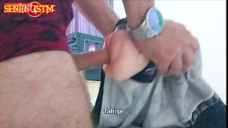 Сладкая киска трахает свою сводную сестру (по-турецки)