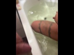 Selena does excellent blowjob in a bath