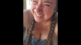 Молодая шлюшка получает удар от My Vape! Теперь мы уделим этому минутку!