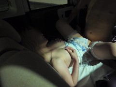 熟女が中出し懇願して乳首弄りし腰を振り、スーパー駐車場で巨根チンポ男性に２回連続射精をされる。精子が大好き な/変態/巨乳/熟女。日本人/人妻/NTR/無修正/他人棒/寝取られ/生挿入/パイパン/痴女 - Screenshot 13 of 16 - カーセックス