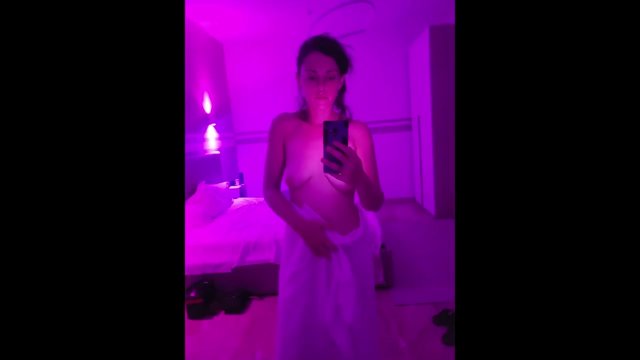 Alone in a hotel room - Pink Montage - Playing solo