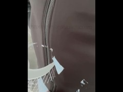 Vacances au Ski - J’offre mon cul au proprio AIRBNB et il me met une ENORME faciale !!