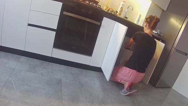 Wife fucks a neighbor in the kitchen. Real cheating