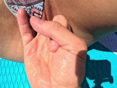 Girl lets herself be filmed and touched on the beach! - Amateur