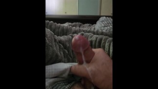 Начинаю свой день с быстрой дрочки, стонов и спермы