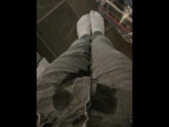 Quick pants pissing - Screenshot 10 of 16 - Wet Jeans