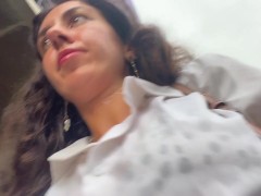 Прогулка со спермой на лице в кафе - Девушка ест пиццу и глотает сперму - Cumwalk - Screenshot 3 of 16 - Facial