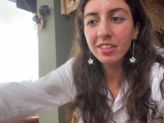 Прогулка со спермой на лице в кафе - Девушка ест пиццу и глотает сперму - Cumwalk - Screenshot 8 of 16 - Facial