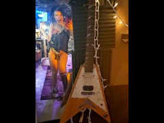 Beautiful Sexy T-Girl Trap Dancing to Captions