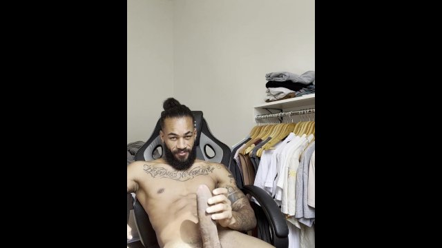 Hot tattoed brazilian jerk off big black cock