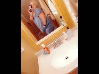 Домма-толстушка Gxddess_fe быть горячей в зеркале