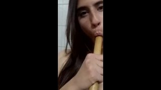 красивая латиноамериканка занимается оральным сексом - Pornhub.com