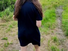 Показывает свою попку и бегает голышом. Рискованное видео - Screenshot 1 of 16 - Run Naked
