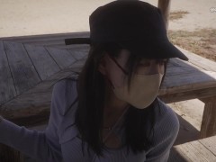 公園をノーブラで散策！人目を気にしながらおもちゃを使ってオナニー。彼女のえっちな反応に周囲の通行人が彼女をガン見！！！我慢しきれず車の中でお股をおっぴろげ！（個人撮影、素人、日本人） - Screenshot 11 of 16 - Japanese