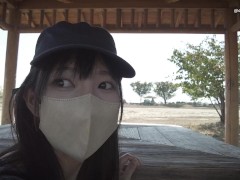 公園をノーブラで散策！人目を気にしながらおもちゃを使ってオナニー。彼女のえっちな反応に周囲の通行人が彼女をガン見！！！我慢しきれず車の中でお股をおっぴろげ！（個人撮影、素人、日本人） - Screenshot 5 of 16 - Masturbation