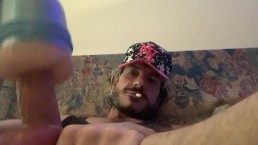 Фонарик наслаждается