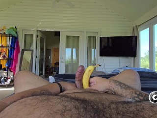 Camparing my Dick to a Banana