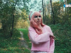 Няшка-лесбиянка заблудилась в лесу и нарвалась на хуй лесника. - Screenshot 10 of 16 - пикап