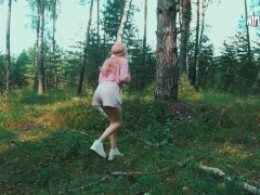 Няшка-лесбиянка заблудилась в лесу и нарвалась на хуй лесника. - Screenshot 2 of 16 - в машине