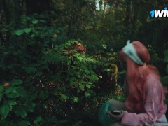 Няшка-лесбиянка заблудилась в лесу и нарвалась на хуй лесника. - Screenshot 3 of 16 - хоррор
