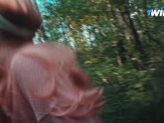 Няшка-лесбиянка заблудилась в лесу и нарвалась на хуй лесника. - Screenshot 4 of 16 - с разговорами