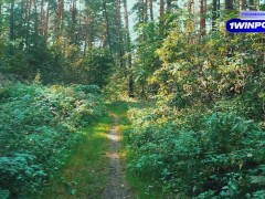 Няшка-лесбиянка заблудилась в лесу и нарвалась на хуй лесника. - Screenshot 6 of 16 - в лесу