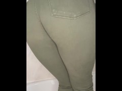 Desperately Wetting Green Jeans - Screenshot 5 of 16 - Pee Pants