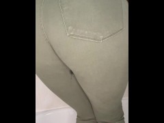 Desperately Wetting Green Jeans - Screenshot 7 of 16 - Wet Jeans