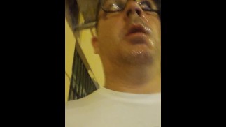 PASEANDO CON LA CARA LEFADA POR PUTA