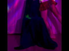 Anyone wants me? Text me